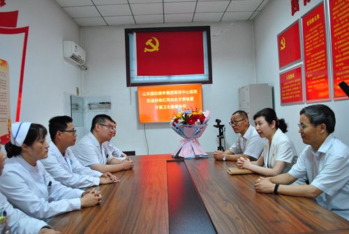 院领导与段医师座谈_副本.jpg