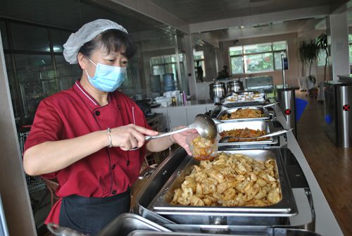 职工餐厅菜鲜汤热花样新_副本.jpg