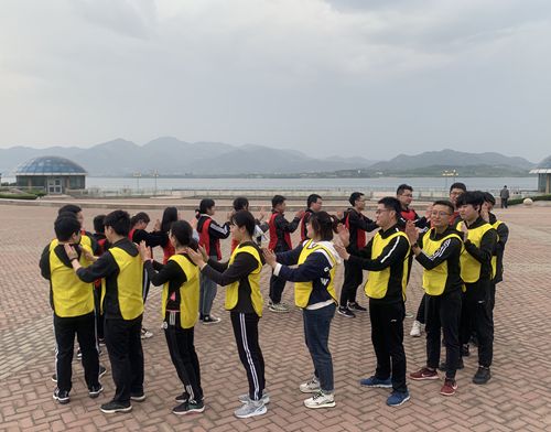 ”凝心聚�?绽放青春“团员青年素质拓展训练活�?(1)_副本.jpg